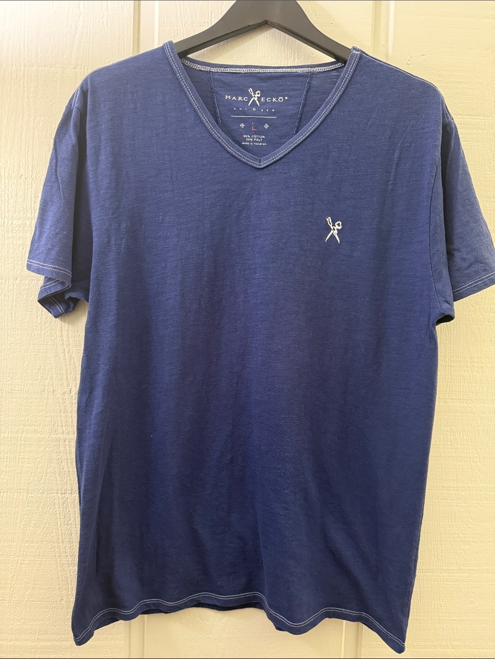 Marc Ecko Navy Blue V-Neck Short Sleeve Tee with Embroidered Logo Sz Large